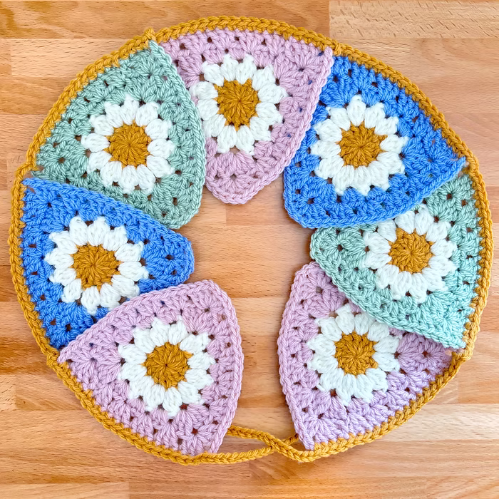Flower Power Bunting – Free Pattern