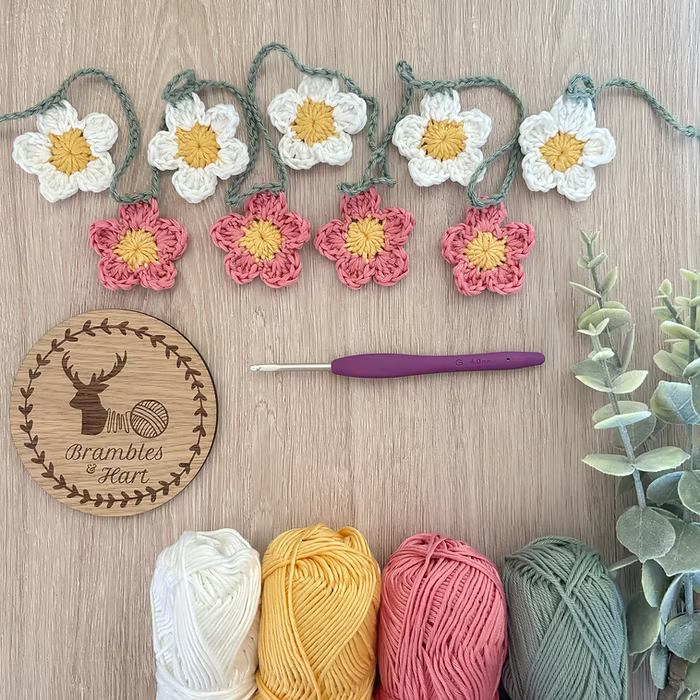 Spring Flower Garland – Free Pattern